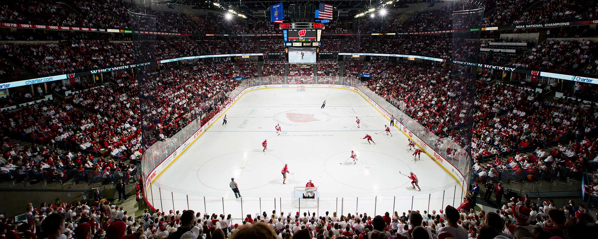 A photo of a Men's Hockey game at the Kohl Center